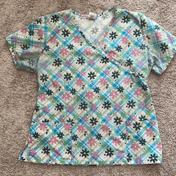 SBs scrub top